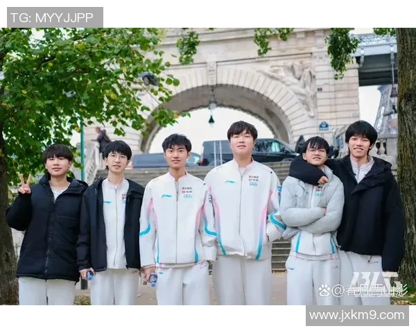 CSGO精彩解析：深入剖析BLG战队选手的个人实力与战术配合