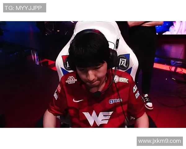 FPX在DOTA2比赛中的心理素质引发热议与争议分析 FPX在DOTA2比赛中的心理素质引发热议与争议分析