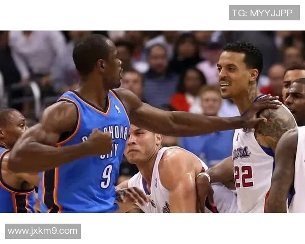NBA篮球场上的激烈冲突与打架事件回顾与分析
