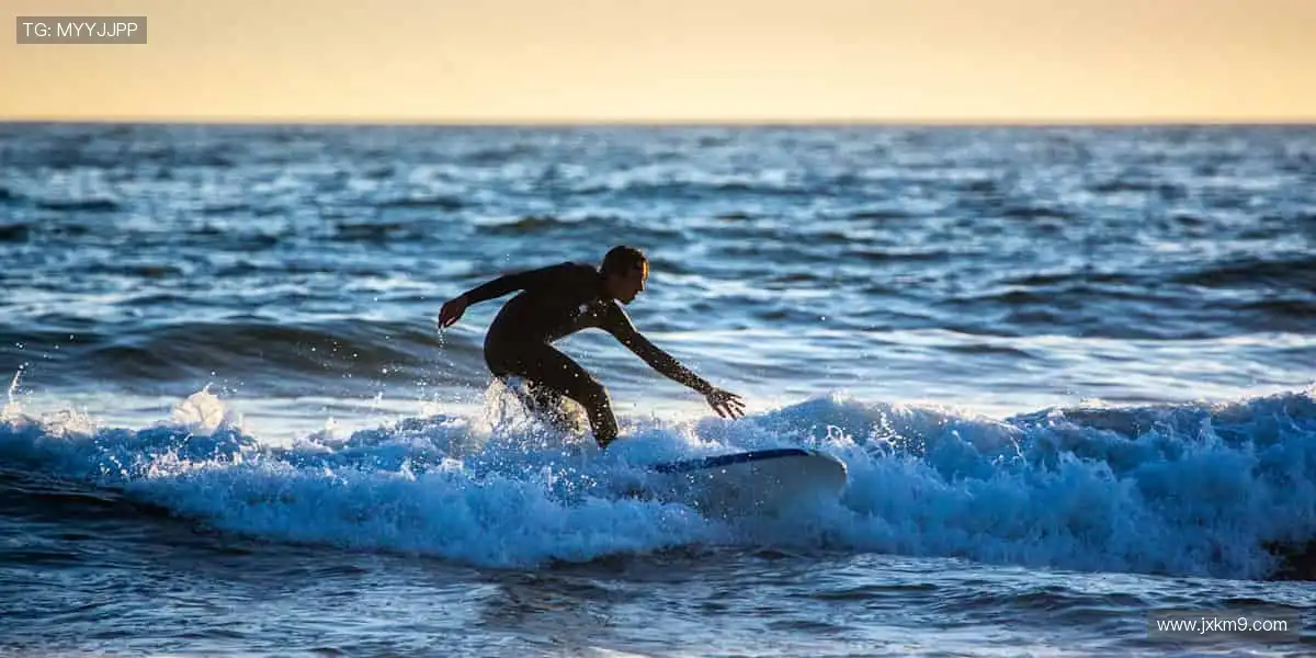 从赛场到生活，热爱不止！🎯 个性周边，让运动精神融入日常！